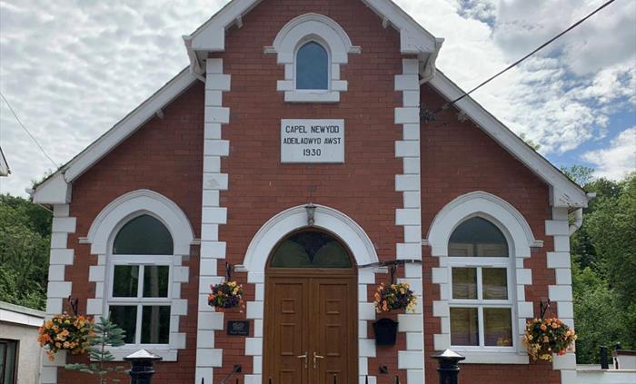 Front Entrance - Spacious Holiday Let #Step Free #Wheelchair Access #Pet Friendly #Brecon Beacons #Families #Enclosed Garden #hwyl #feel the hwyl #Reu